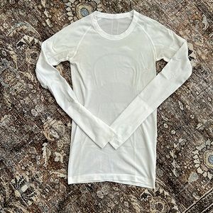 Lululemon swiftly tech long sleeve shirt